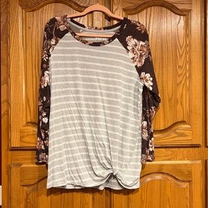 Maurice’s 24/7 Floral, Front Knot Tee - Size 0X